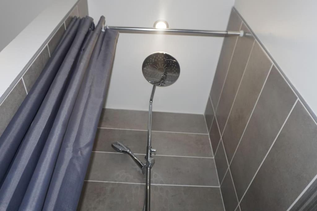 Atypique T1 Duplex - Wifi .Parking .Proche .Gare Saint-Quentin (Aisne) Exterior foto