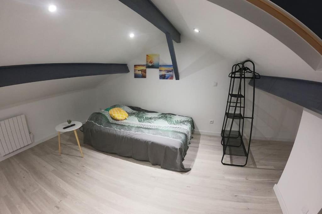 Atypique T1 Duplex - Wifi .Parking .Proche .Gare Saint-Quentin (Aisne) Exterior foto